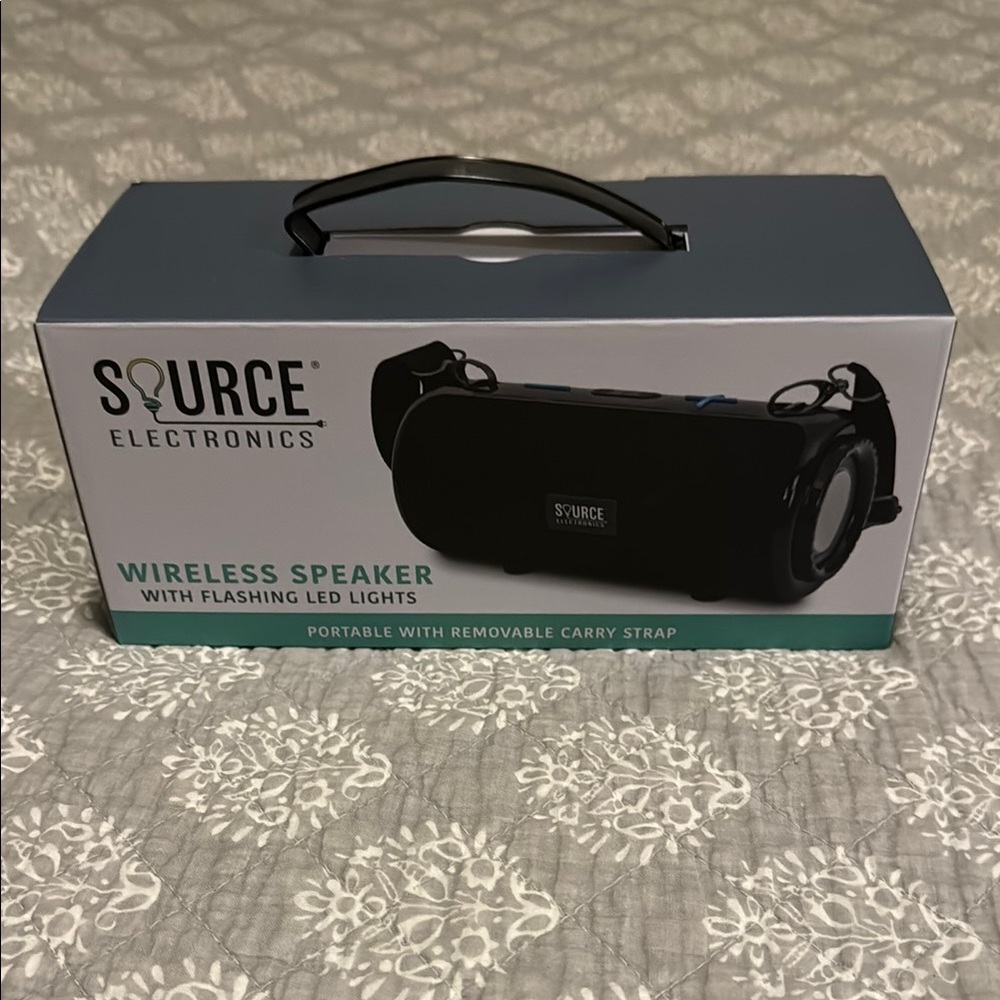 Source Electronics Wireless Bluetooth Speaker W/ Flashing LED Lights